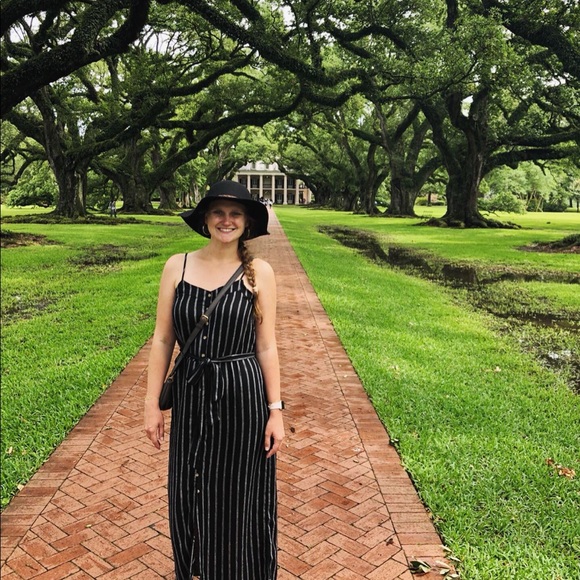 Meet your Posher, Anna - Picture 5 of 6